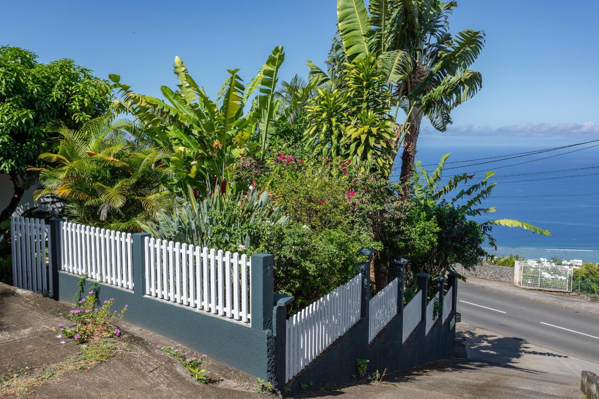 Villa Leu Seaview Saint-Leu Exteriör bild